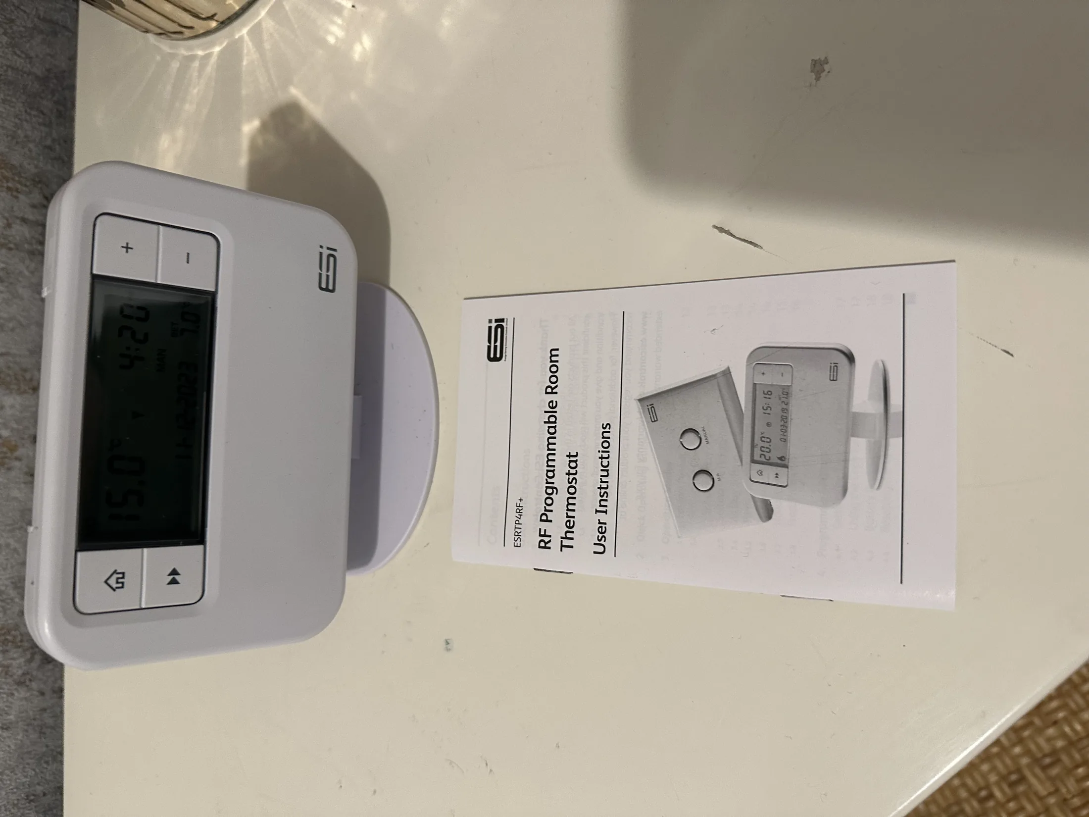 Wireless room thermostat installation
