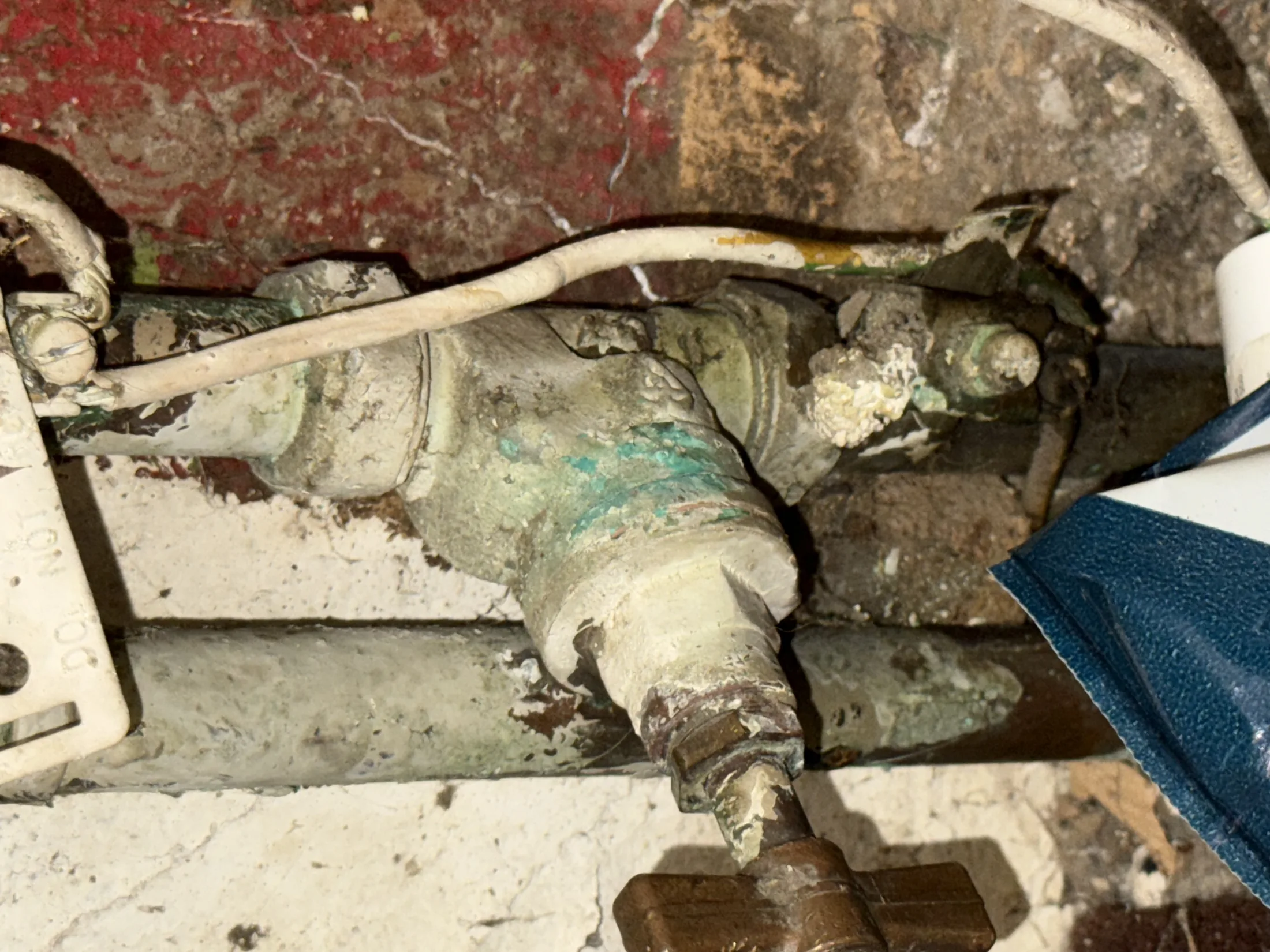 Toilet cistern repair